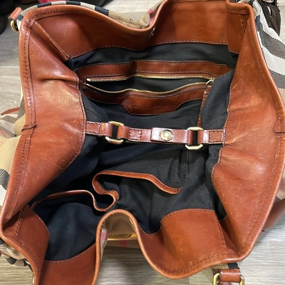 Burberry bag - Picture 6 of 8